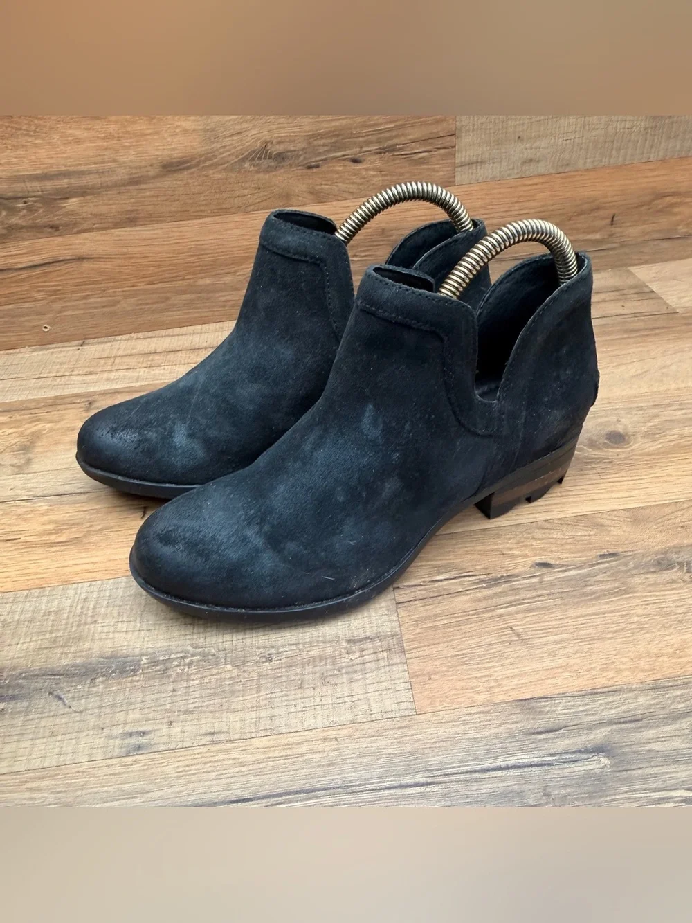 Sorel women size 7.5 Lolla Black Suede Leather Cut Out Chelsea Ankle Boots Slip